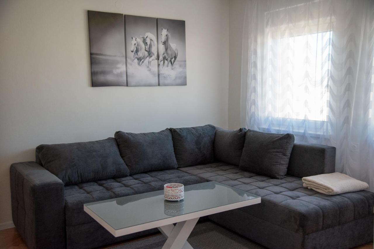Apartman Ante リヴノ エクステリア 写真